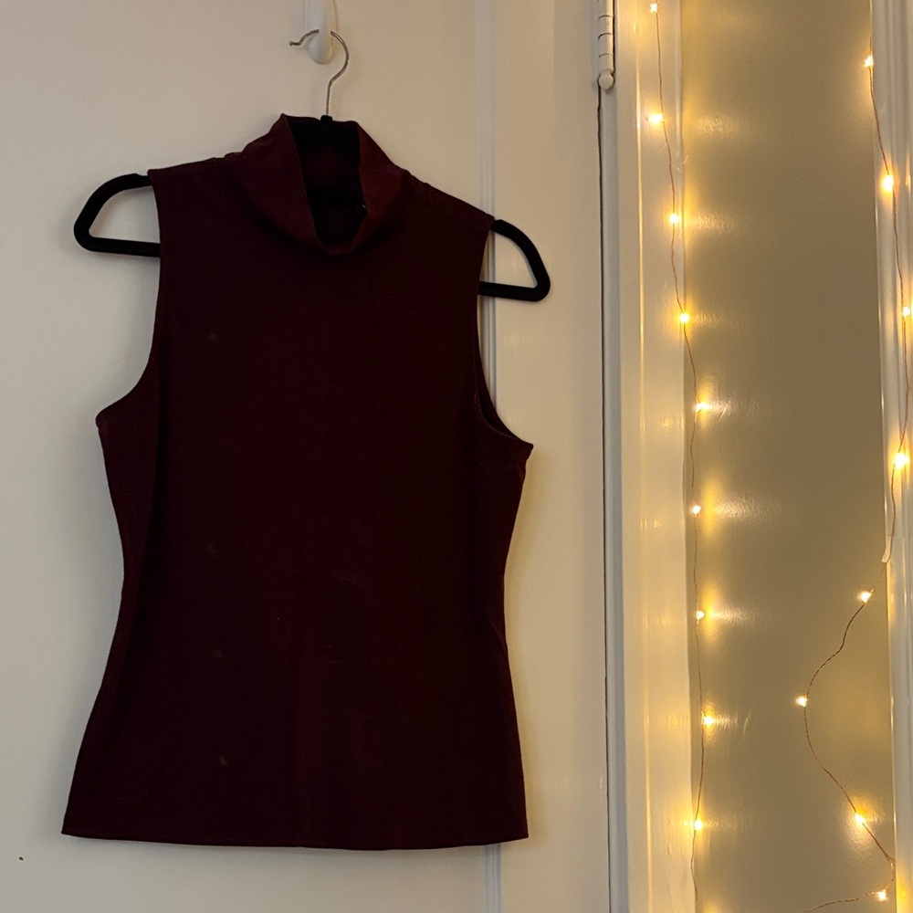 Sleeveless Mock Neck Top in Burgundy
